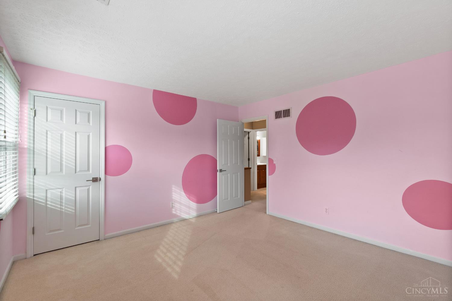 5660 Chestnut View Lane