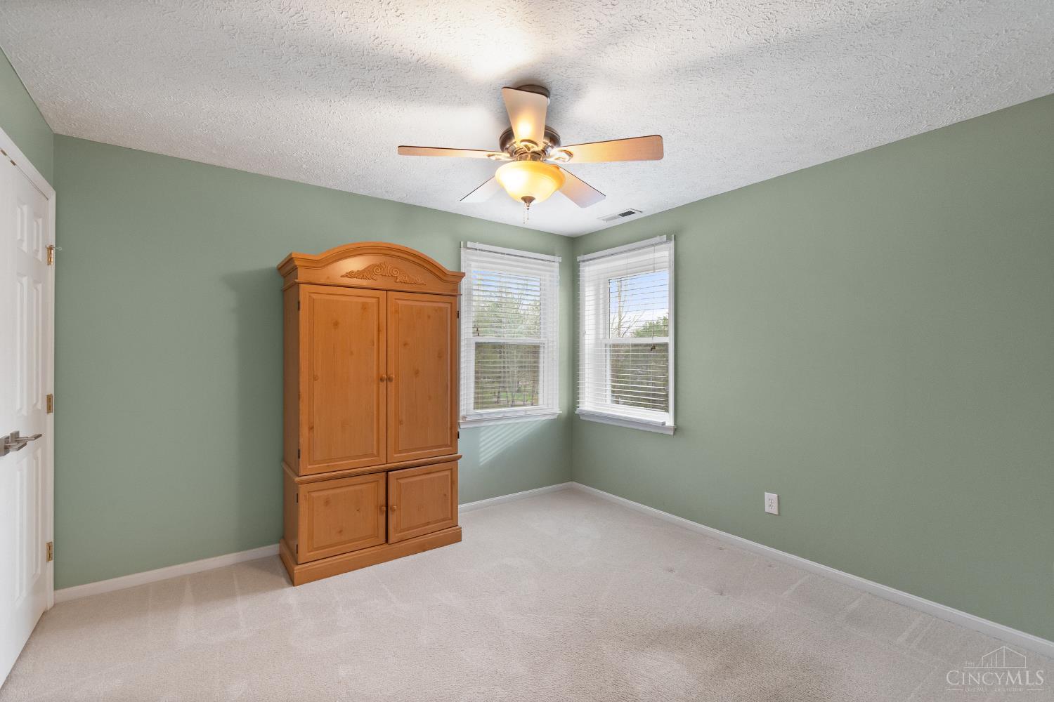 5660 Chestnut View Lane