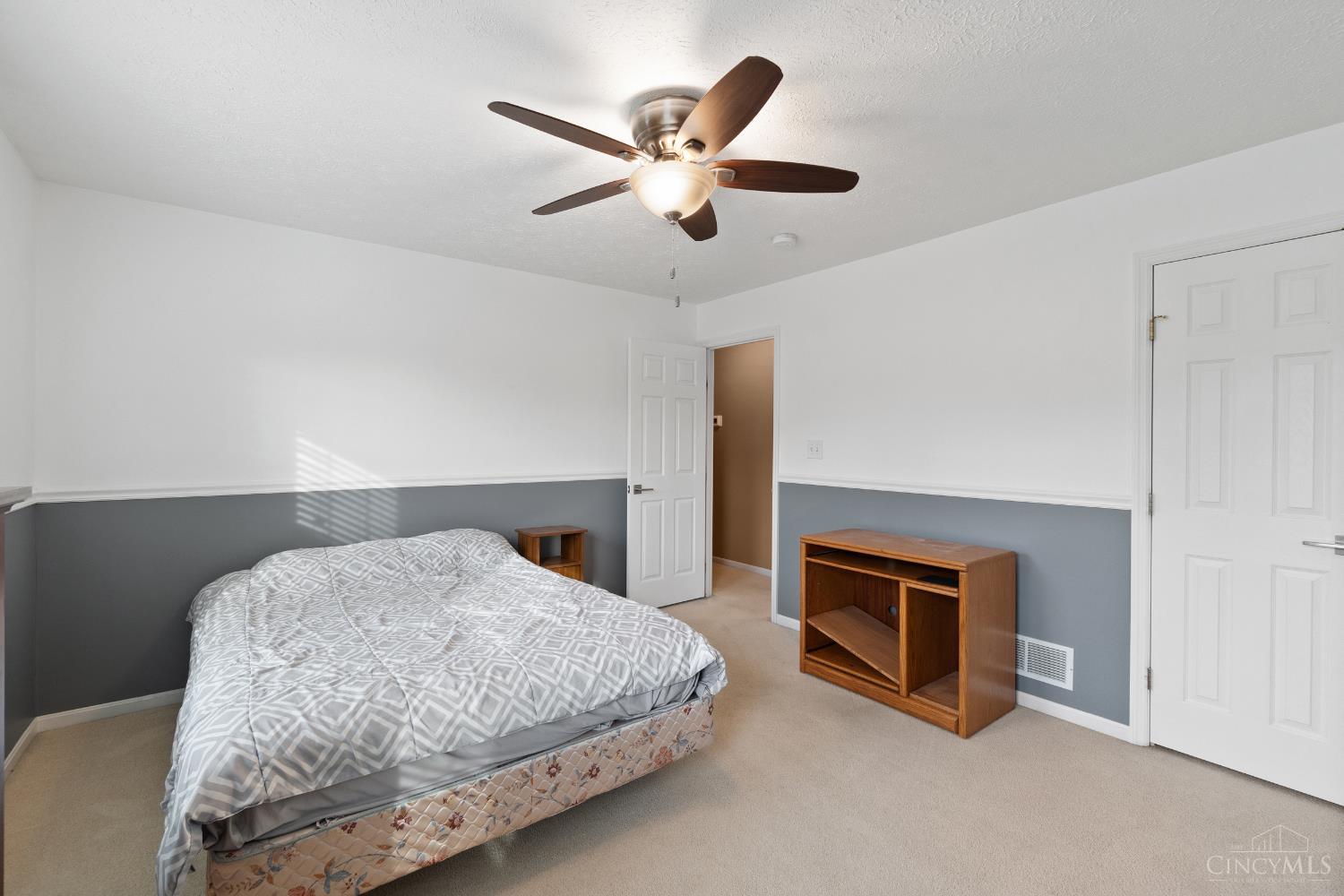 5660 Chestnut View Lane