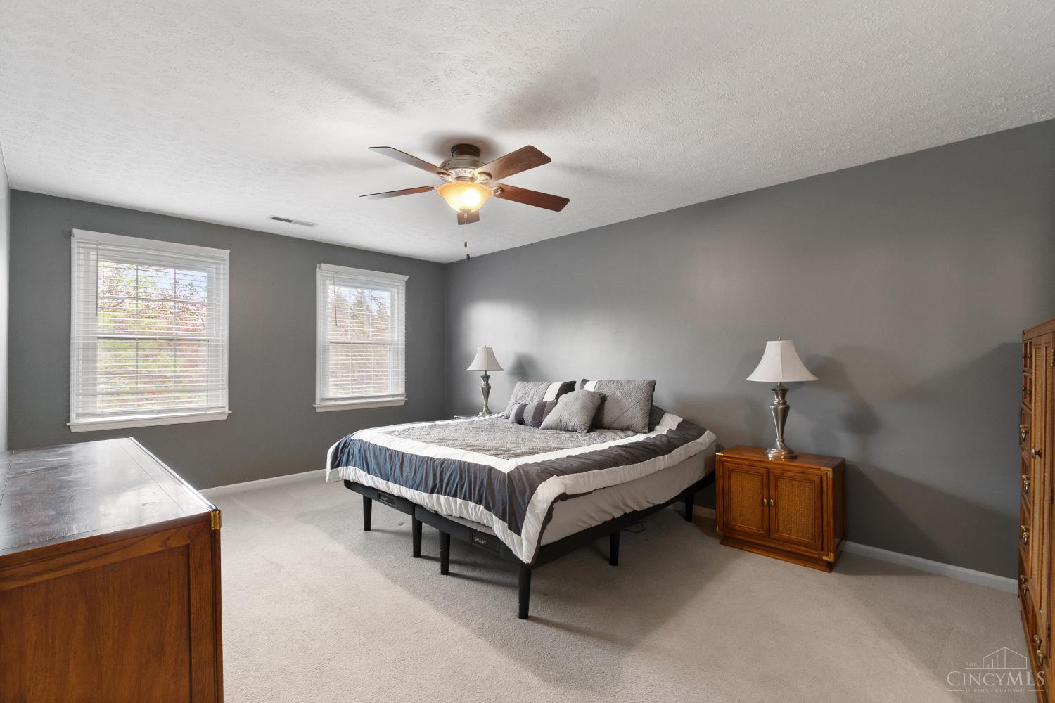 5660 Chestnut View Lane