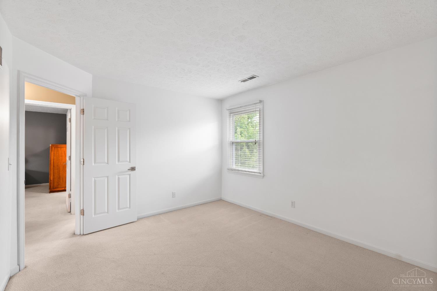 5660 Chestnut View Lane