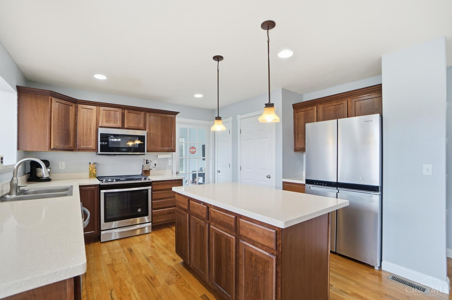 8145 Acorn Trail
