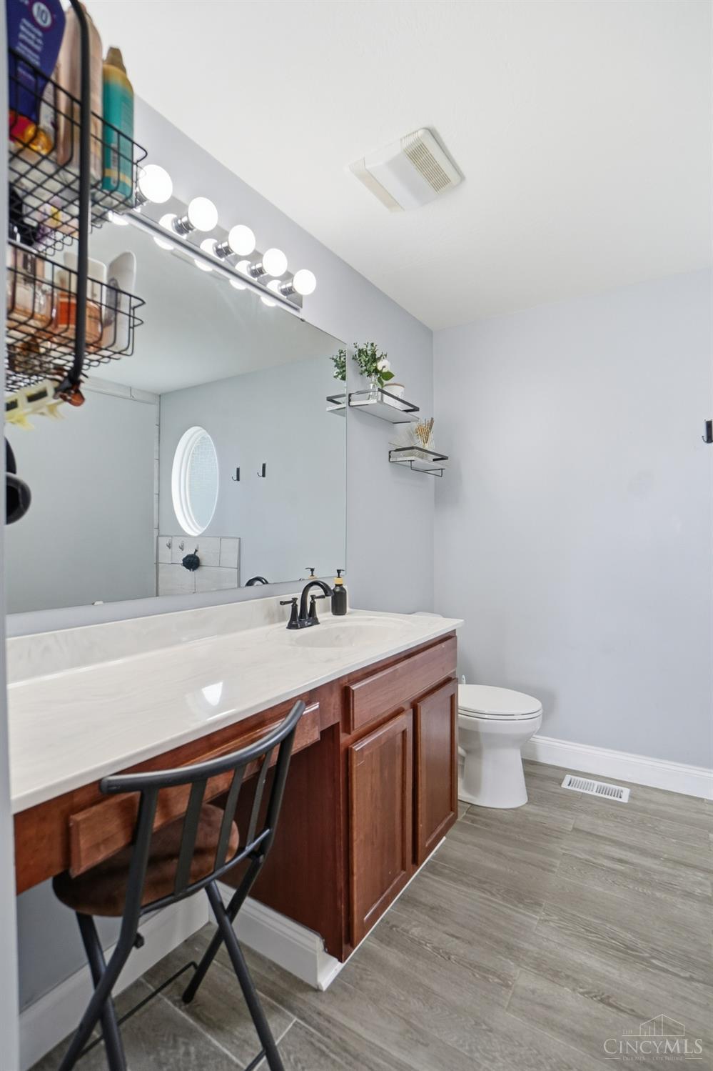 8145 Acorn Trail