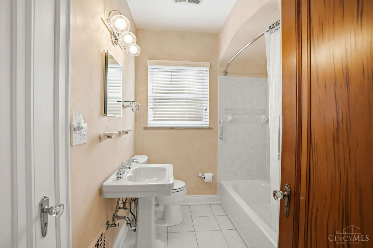 8757 Bridgetown Road