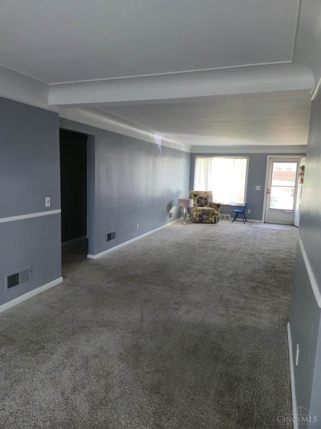 1042 Hollytree Drive