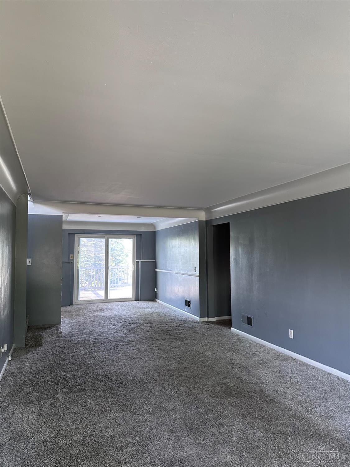 1042 Hollytree Drive