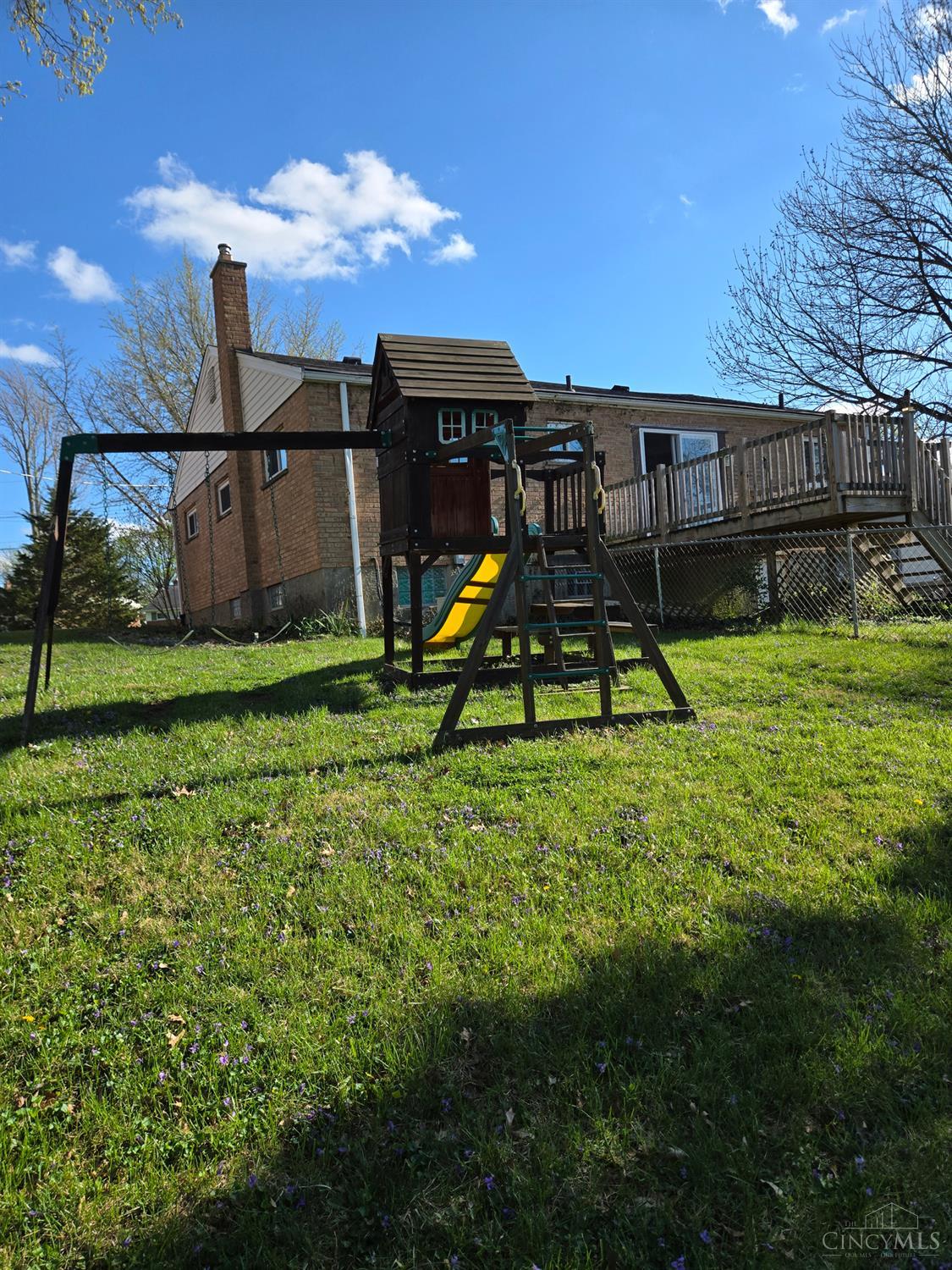 1042 Hollytree Drive