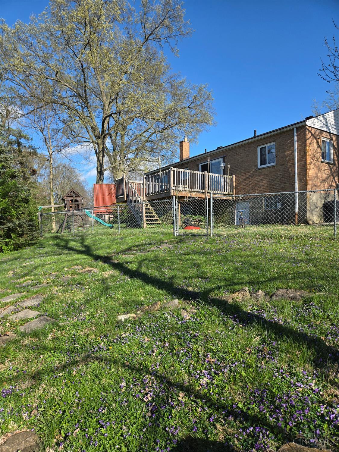 1042 Hollytree Drive