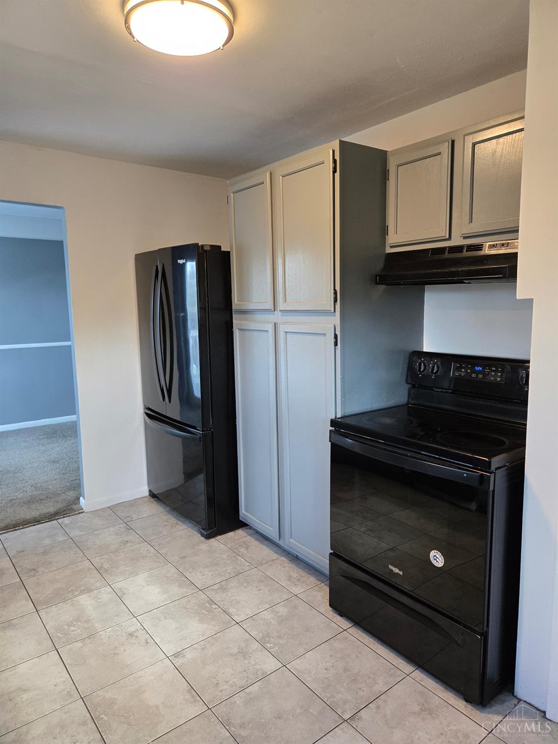 1042 Hollytree Drive