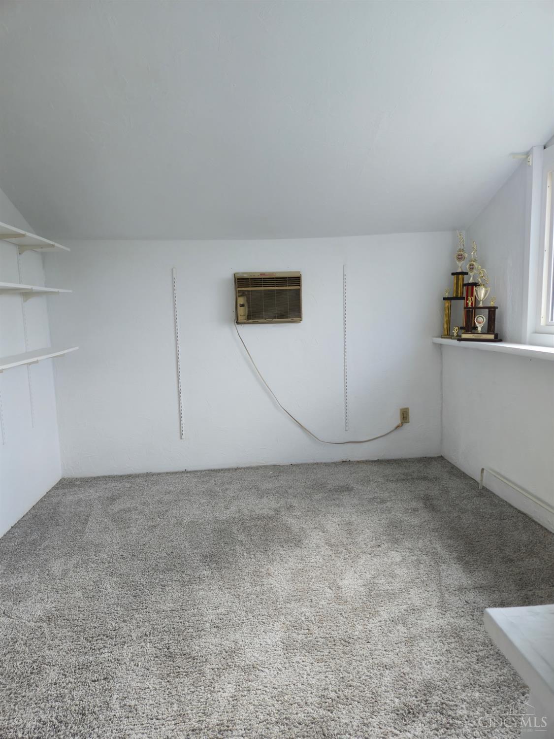 1042 Hollytree Drive