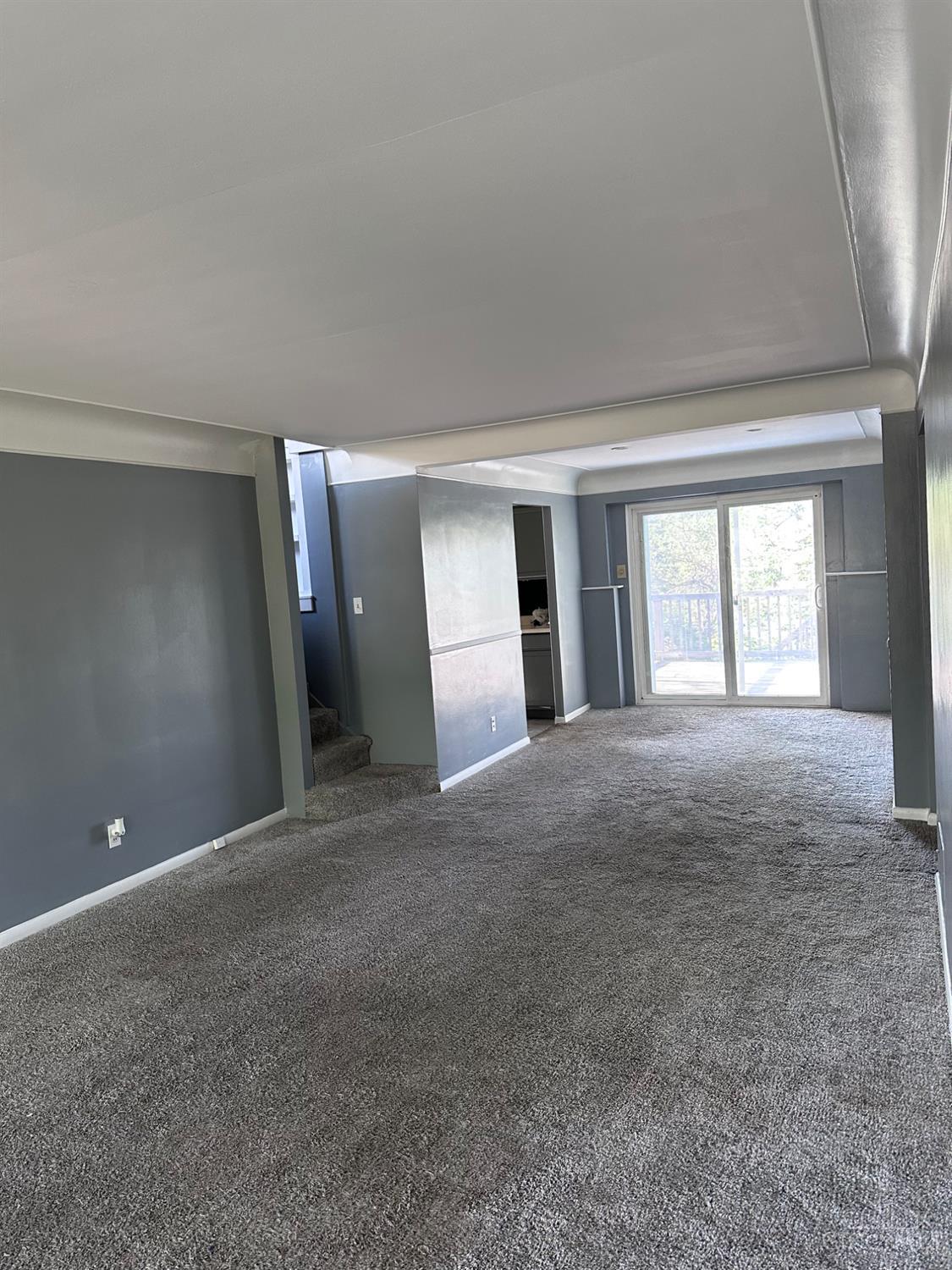 1042 Hollytree Drive