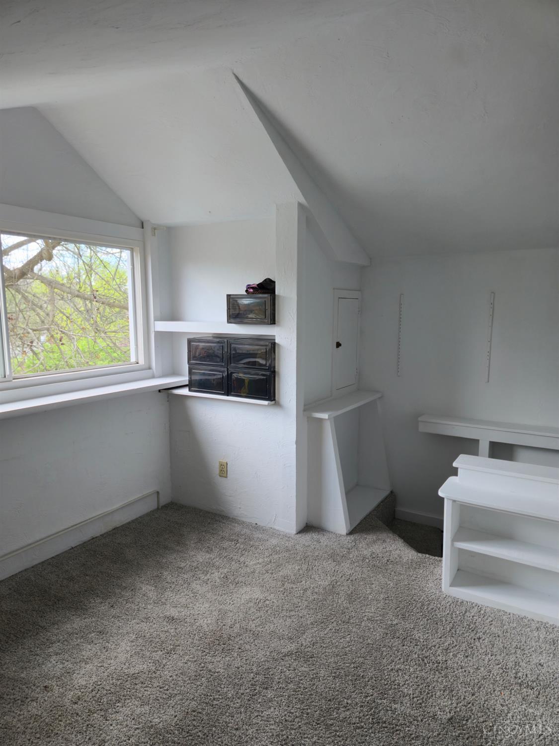 1042 Hollytree Drive