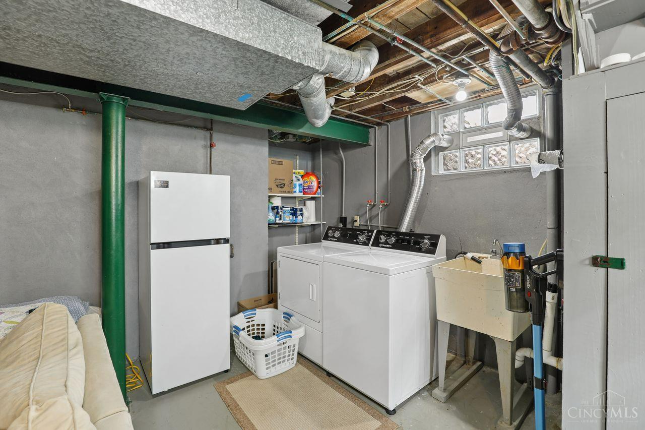 1122 Beverly Hill Drive