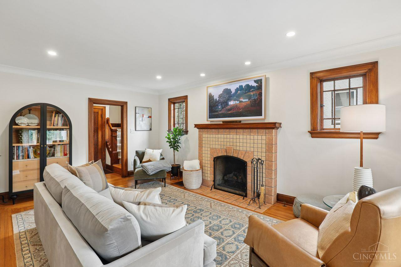 1122 Beverly Hill Drive