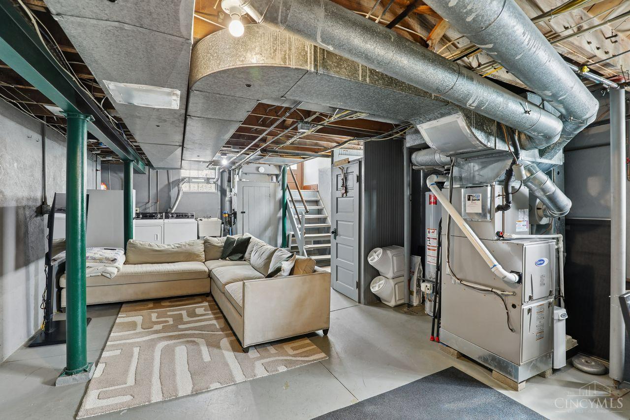 1122 Beverly Hill Drive