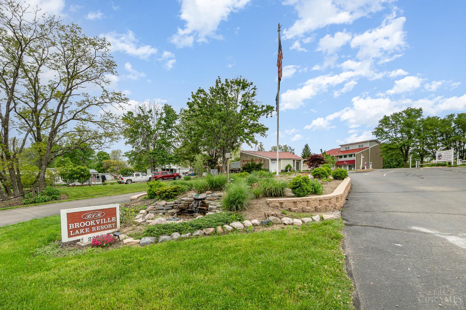 162 W Old State Road 101 162