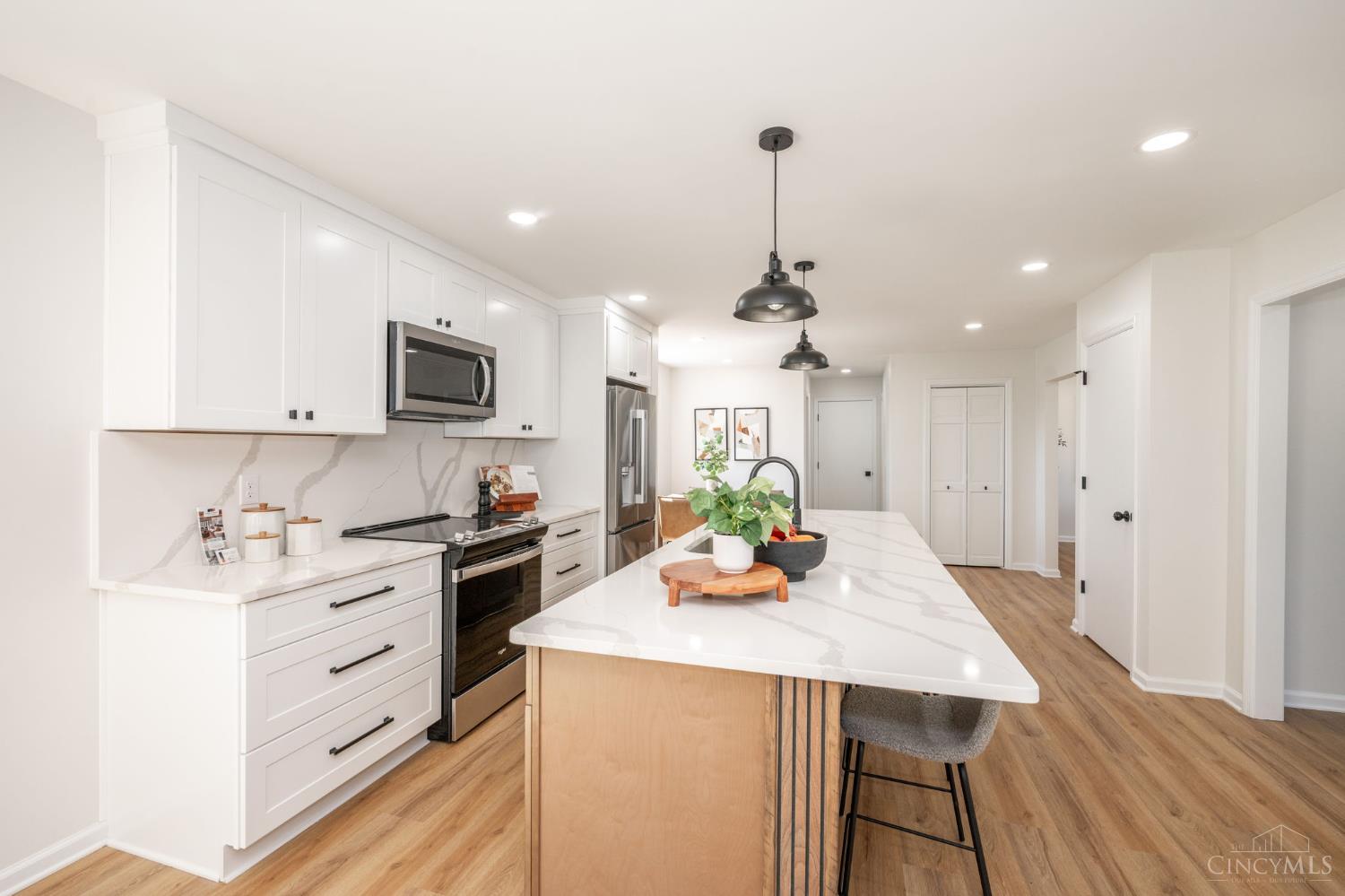 3543 Rackacres Drive