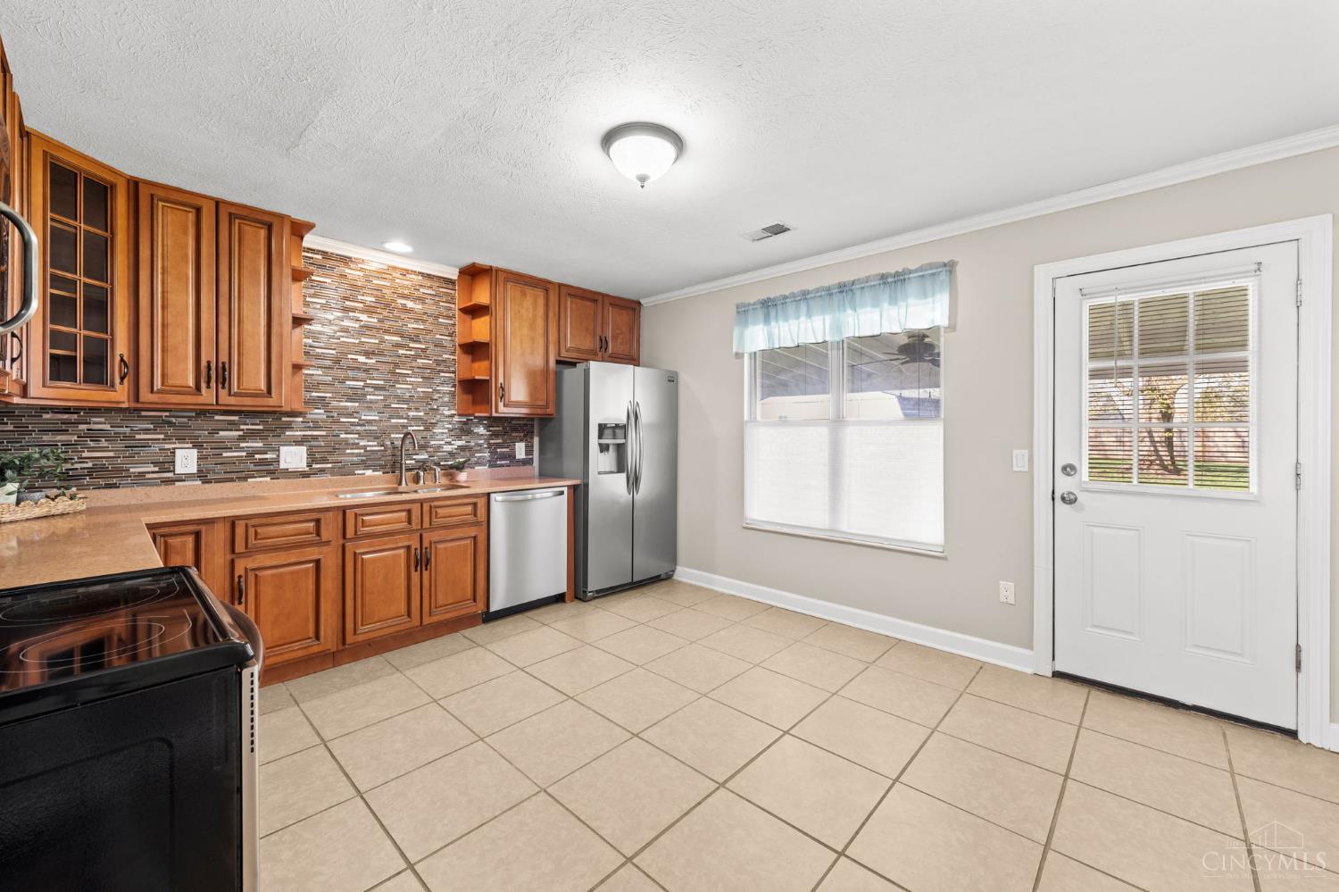 3895 Magnolia Drive