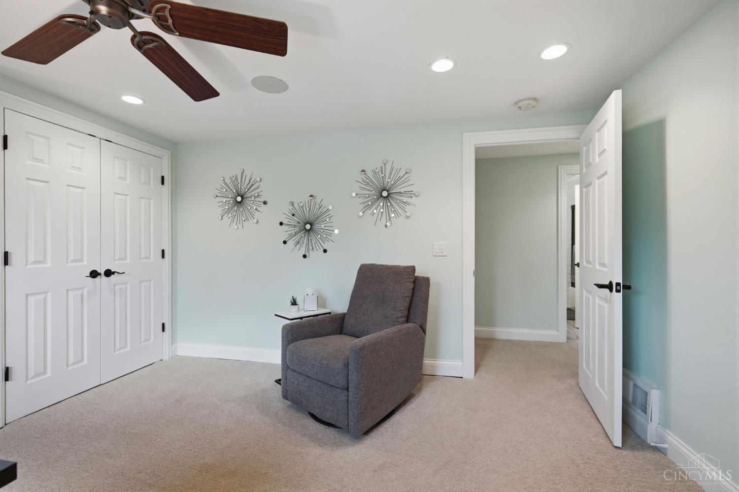 7400 N Timberlane Drive