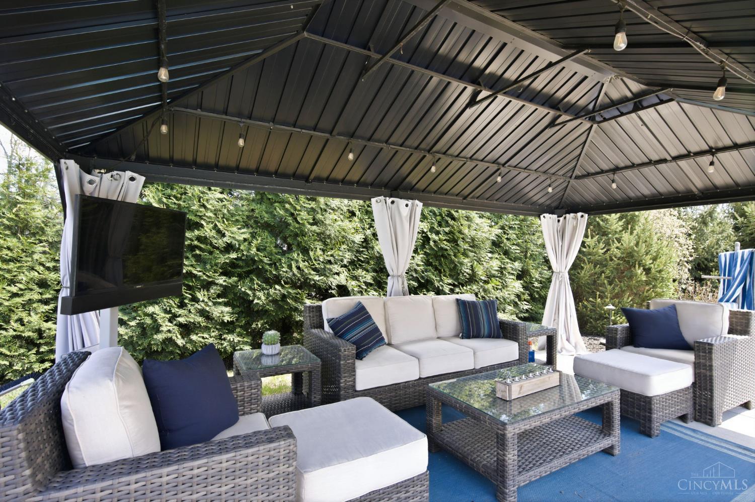 7400 N Timberlane Drive