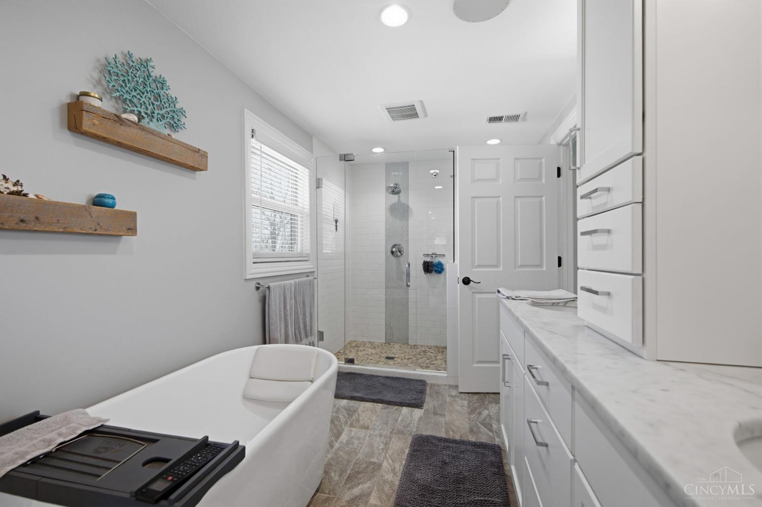 7400 N Timberlane Drive