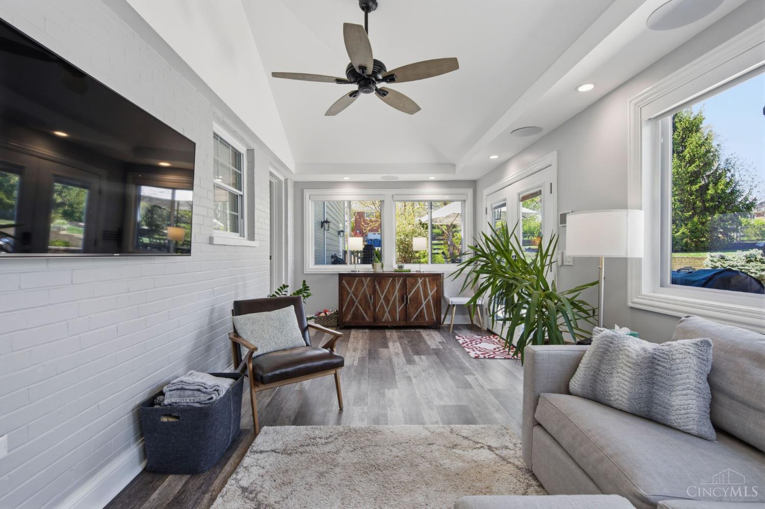 7400 N Timberlane Drive