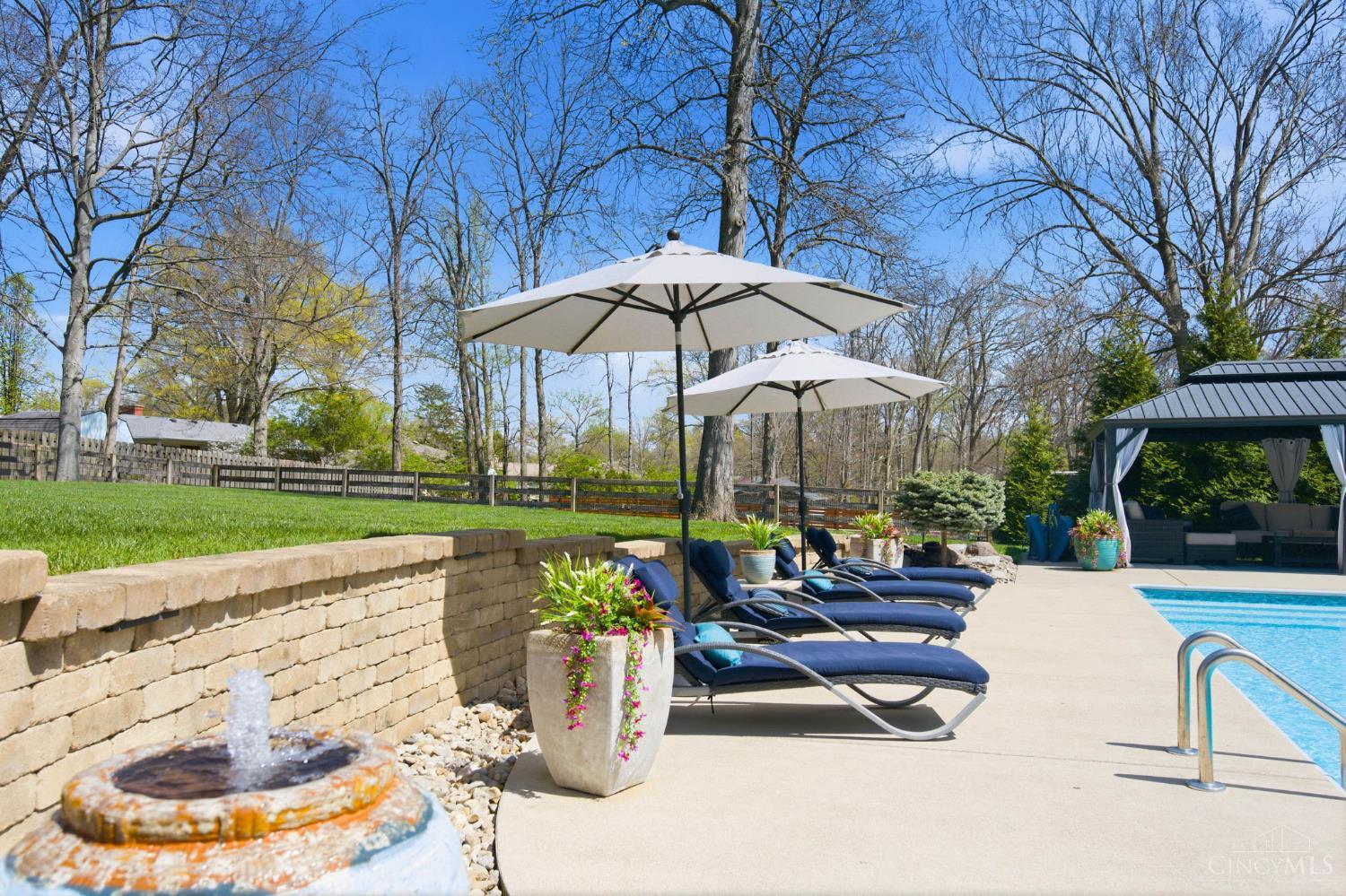 7400 N Timberlane Drive