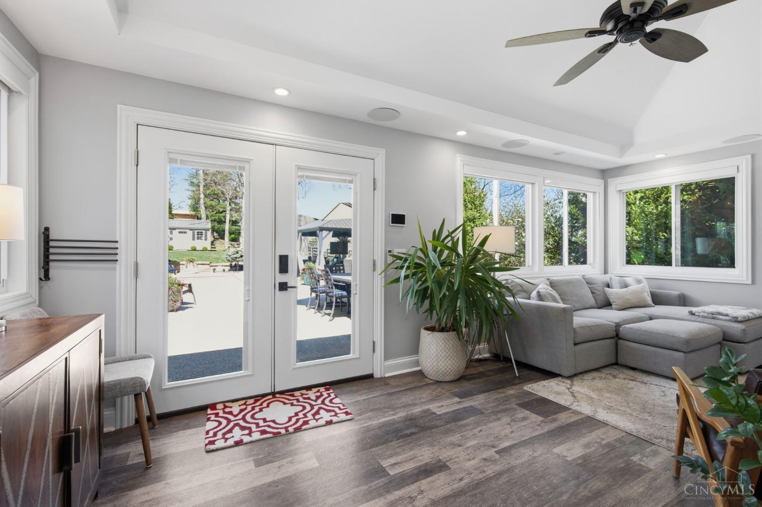 7400 N Timberlane Drive