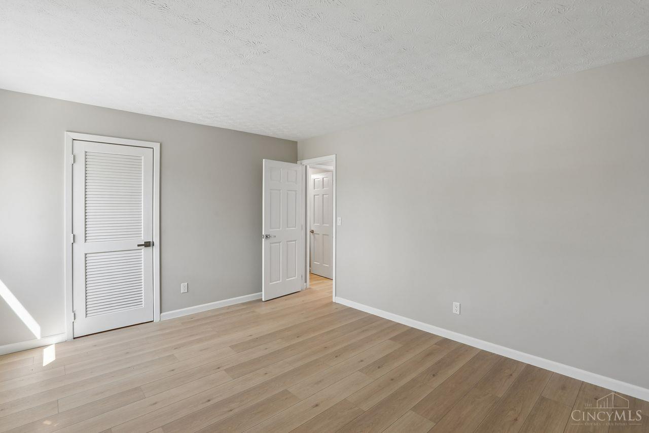 1000 E Crescentville Road