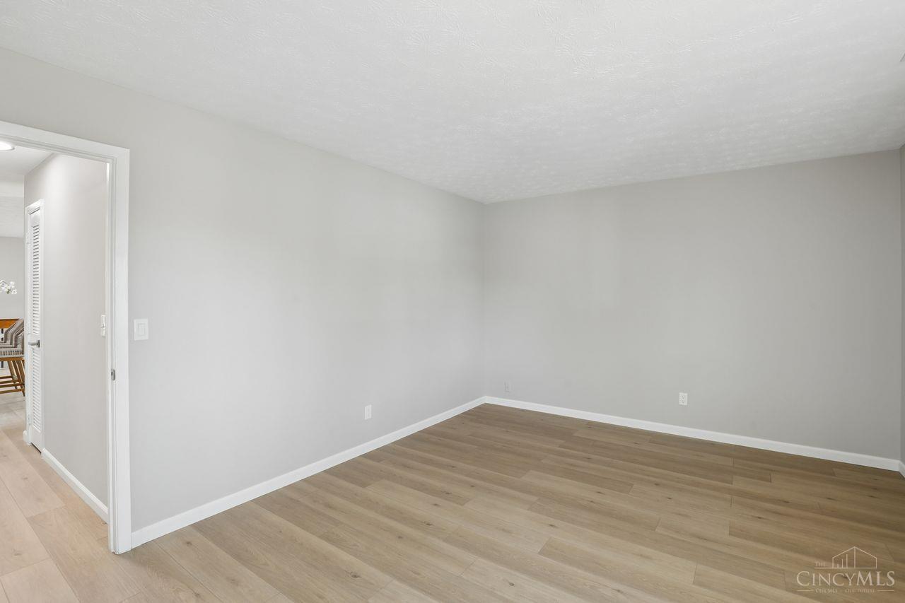 1000 E Crescentville Road