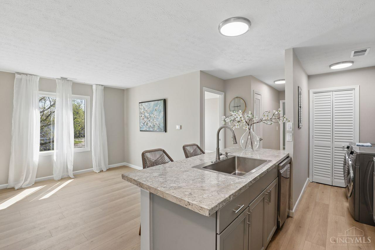 1000 E Crescentville Road