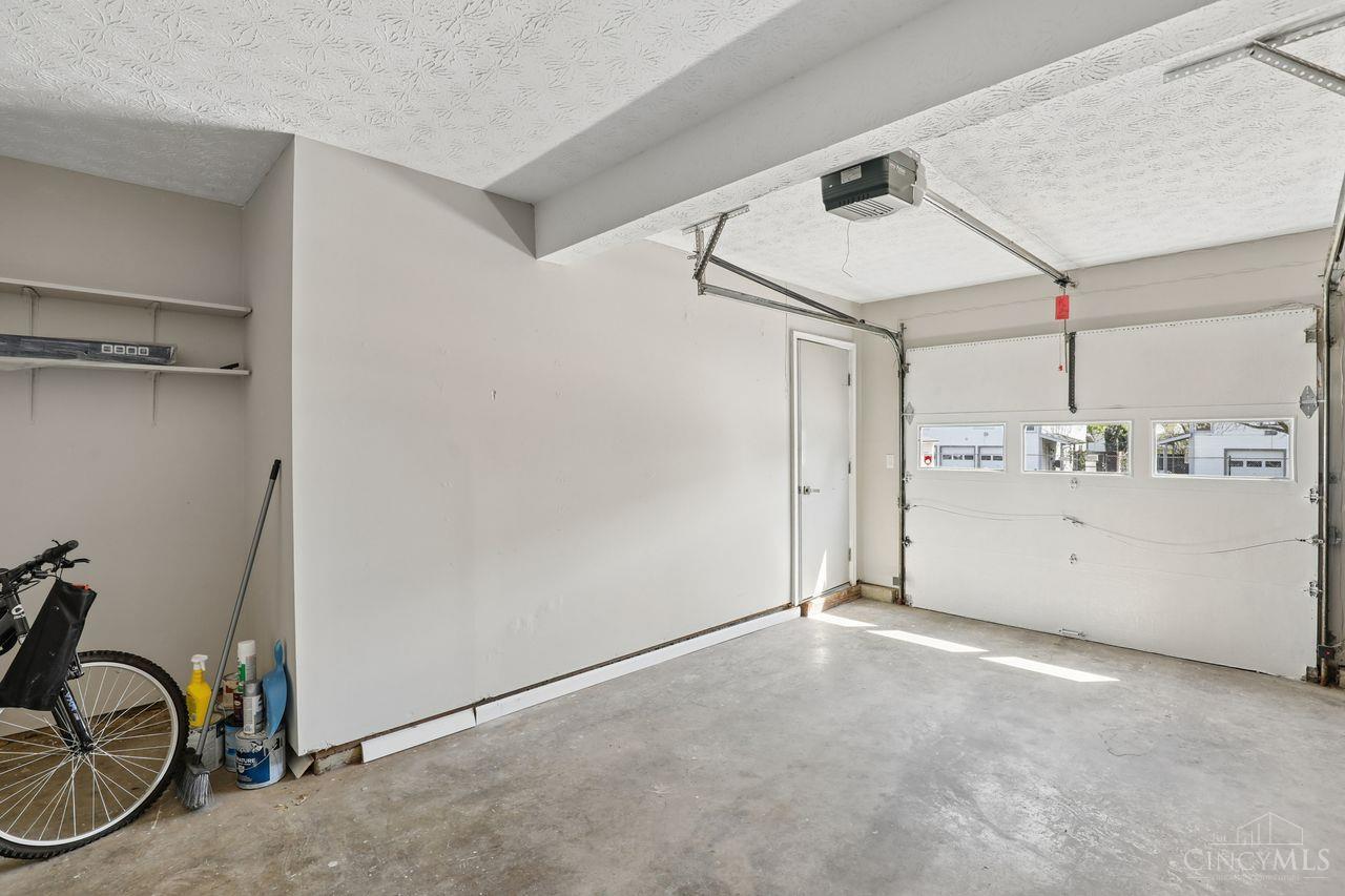 1000 E Crescentville Road