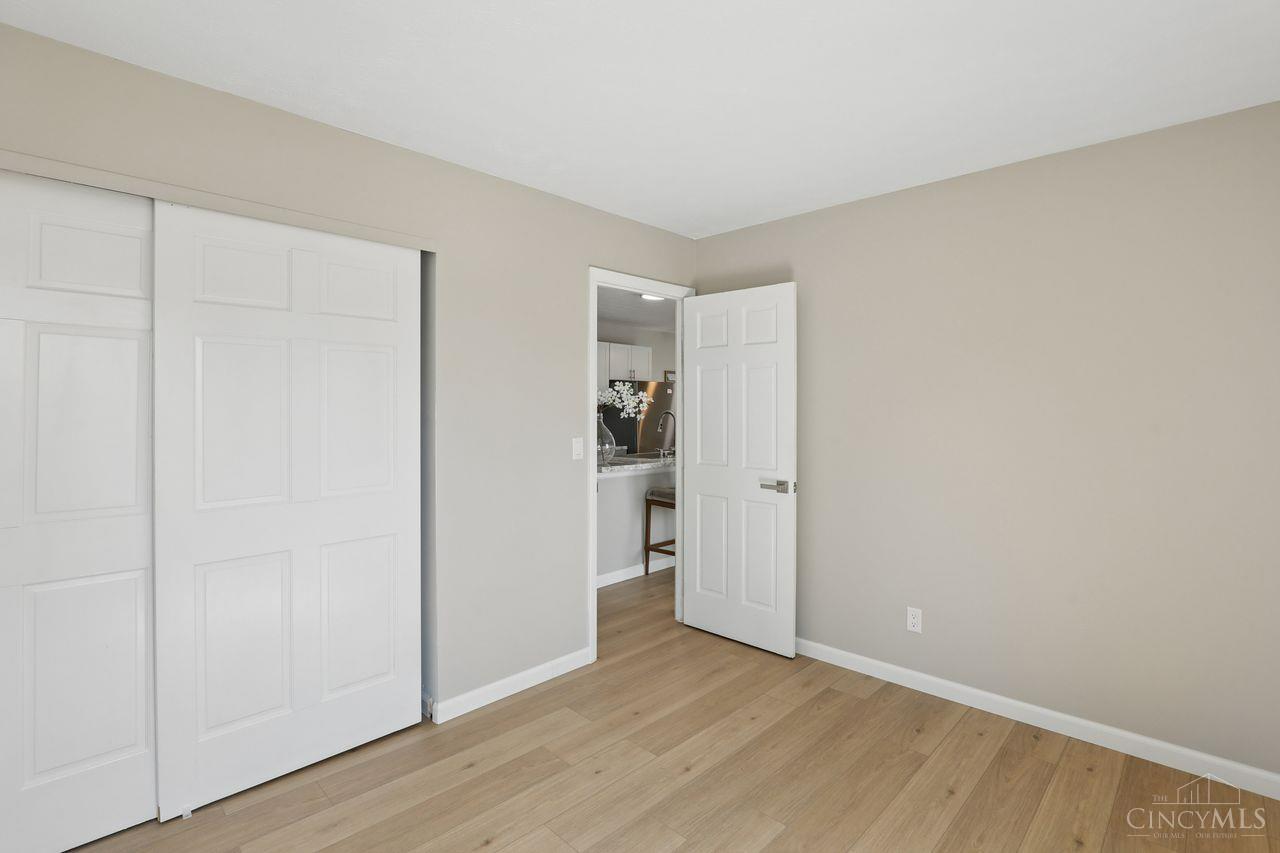 1000 E Crescentville Road