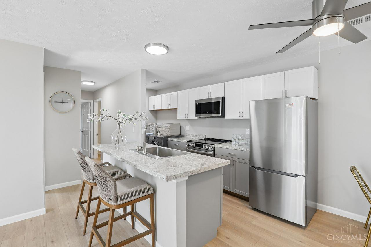 1000 E Crescentville Road