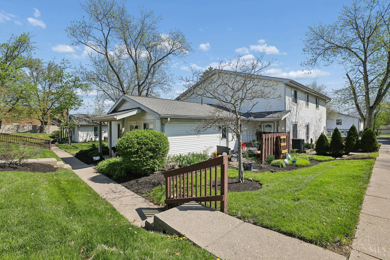 1000 E Crescentville Road