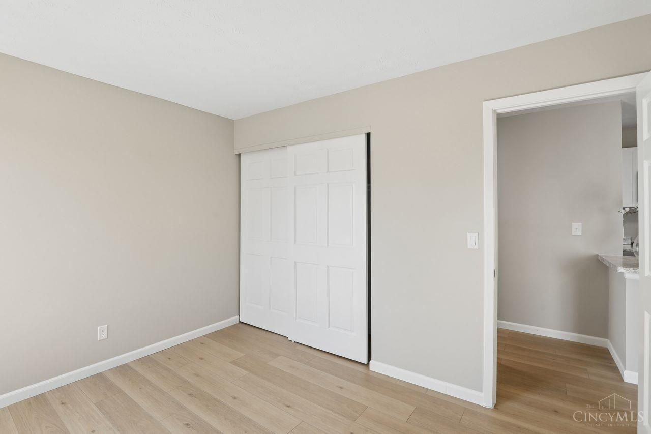 1000 E Crescentville Road