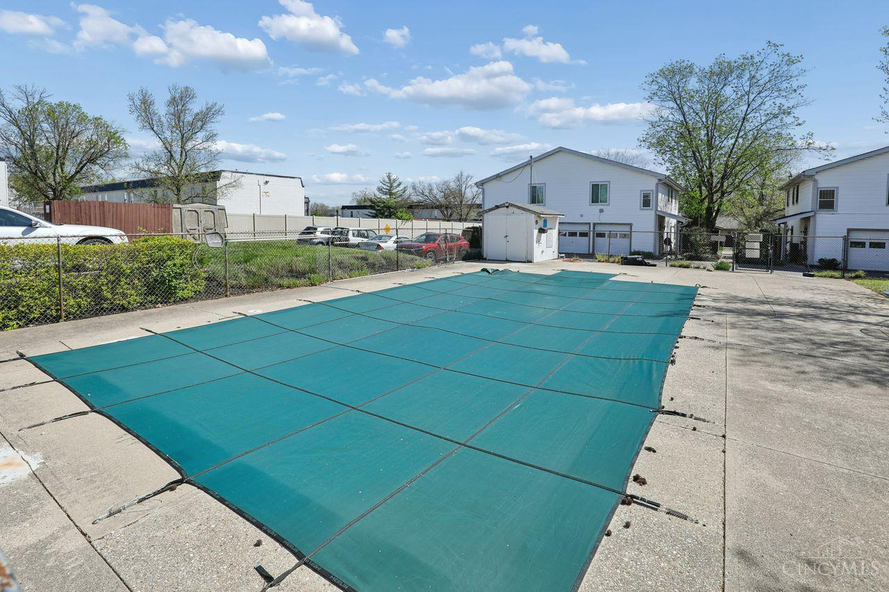 1000 E Crescentville Road