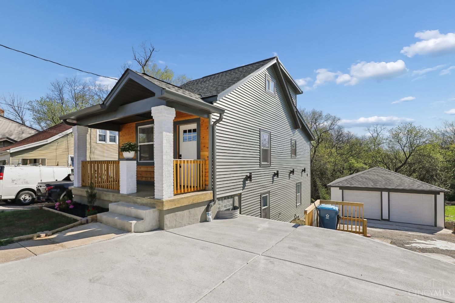 582 Greenwell Avenue