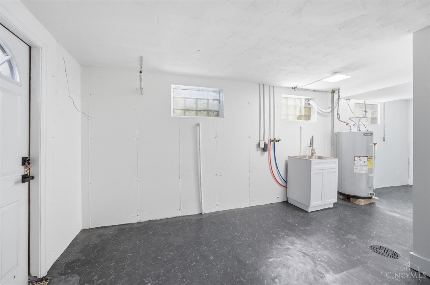5695 Antoninus Drive