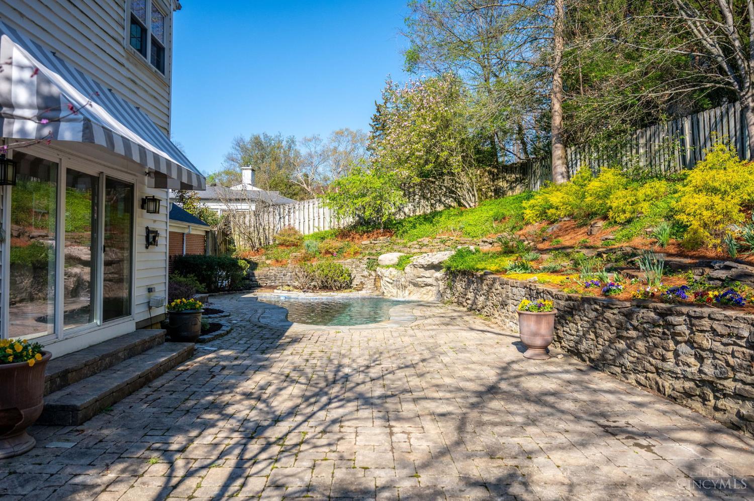 2750 Lower Grandin