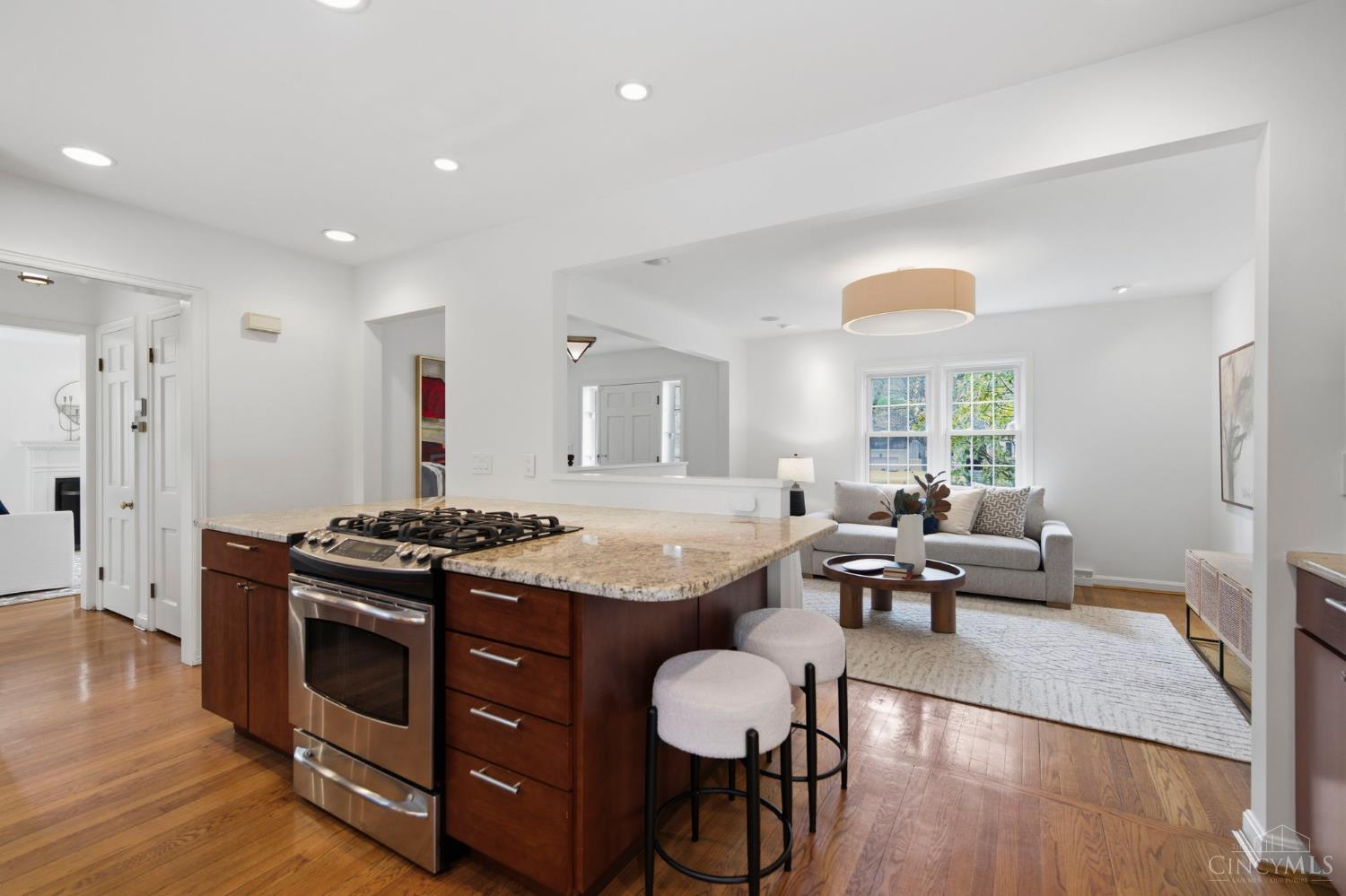 2750 Lower Grandin