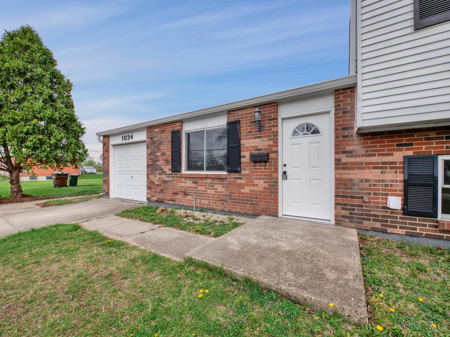 1034 W Kemper Road