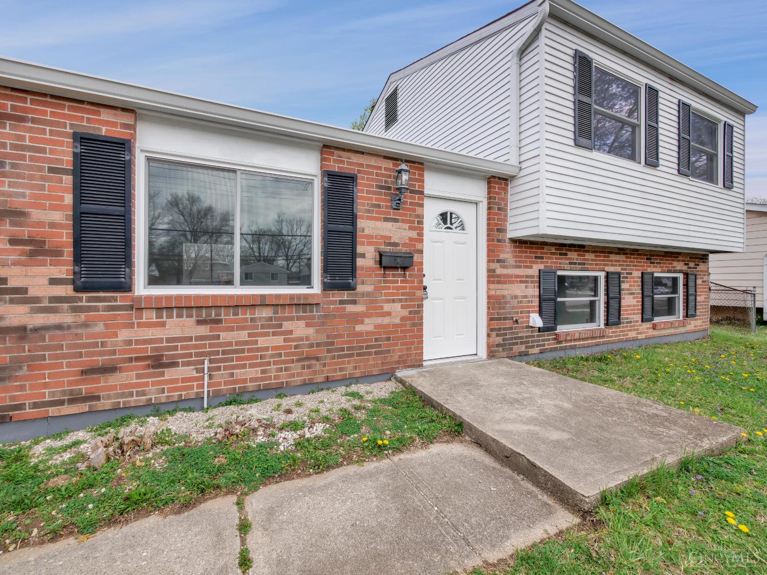 1034 W Kemper Road