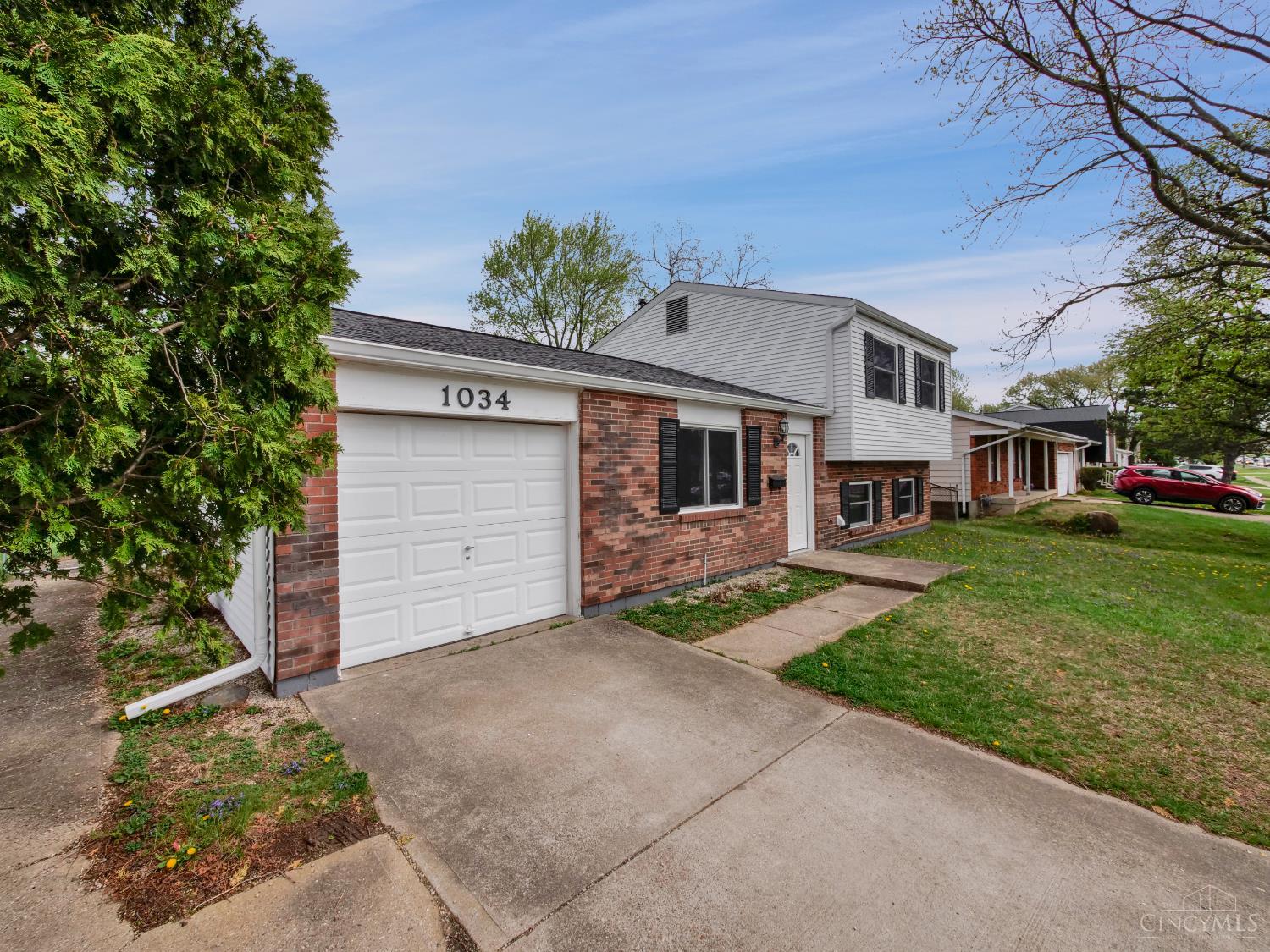 1034 W Kemper Road