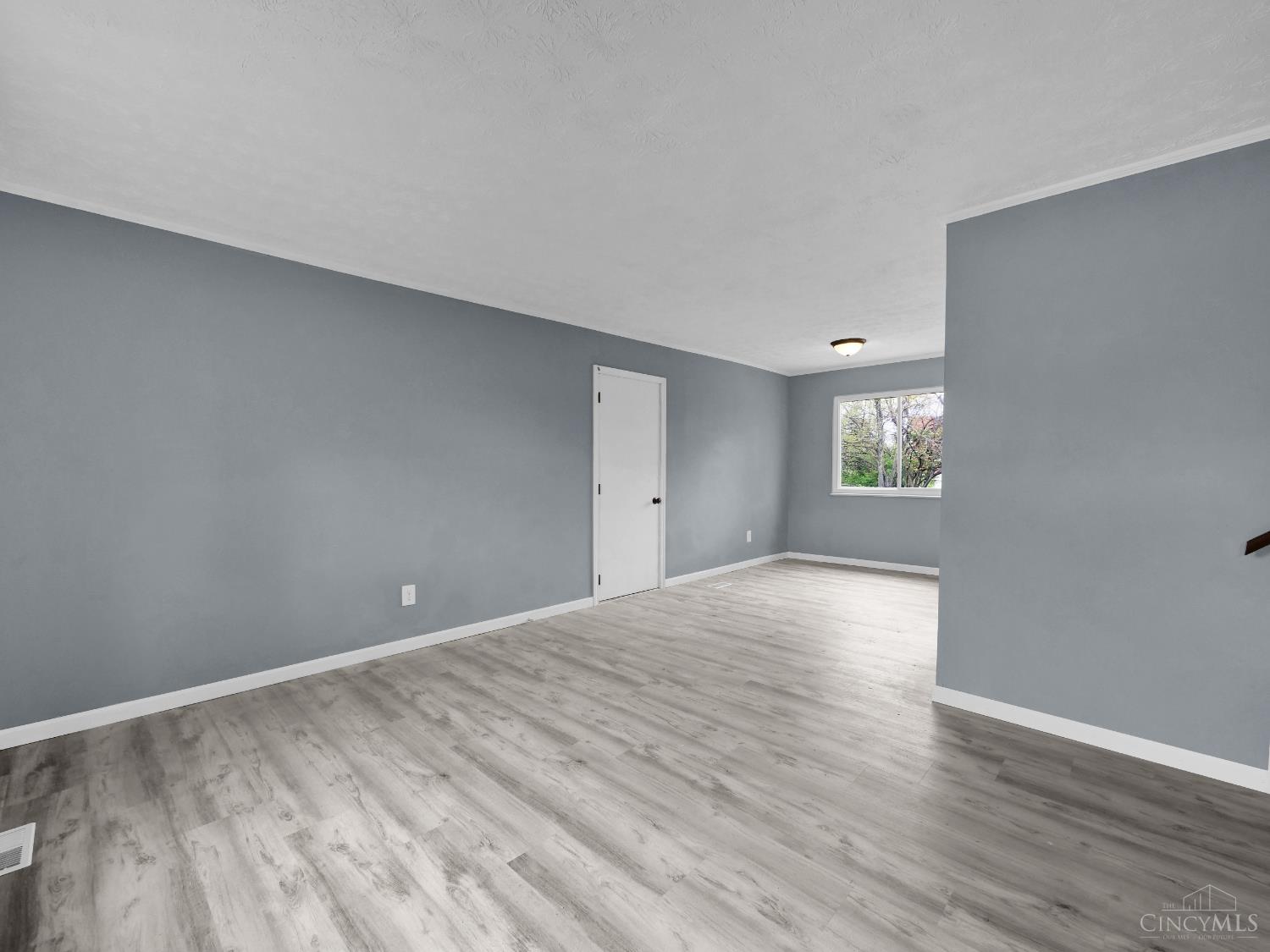1034 W Kemper Road