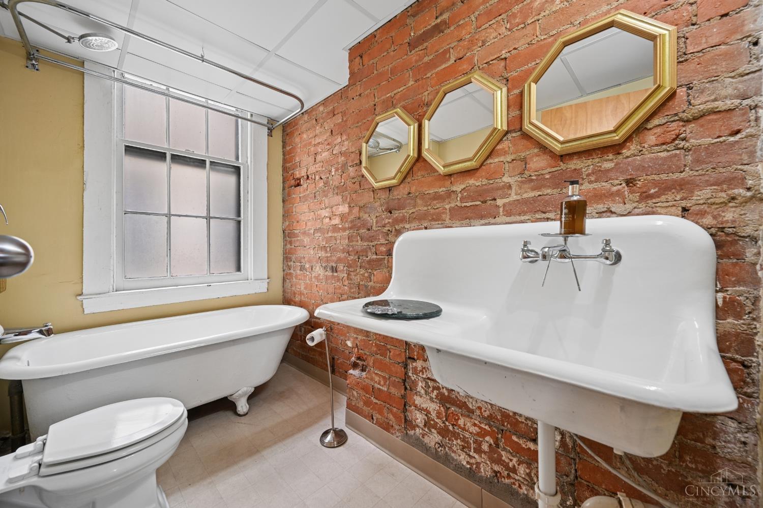 1420 Main Street 3E