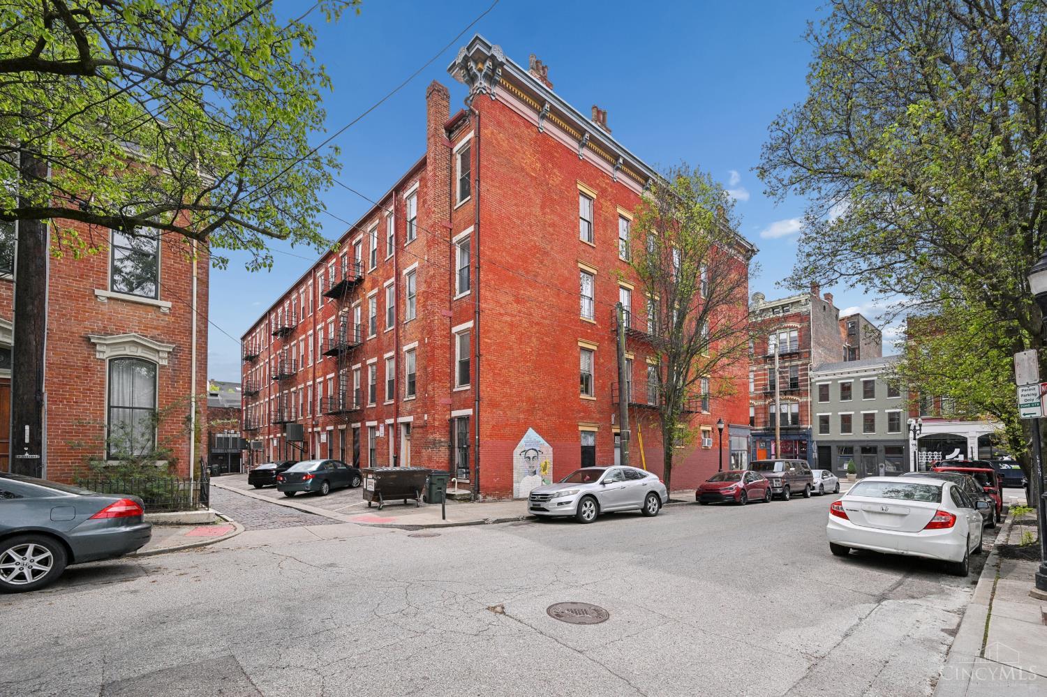 1420 Main Street 3E