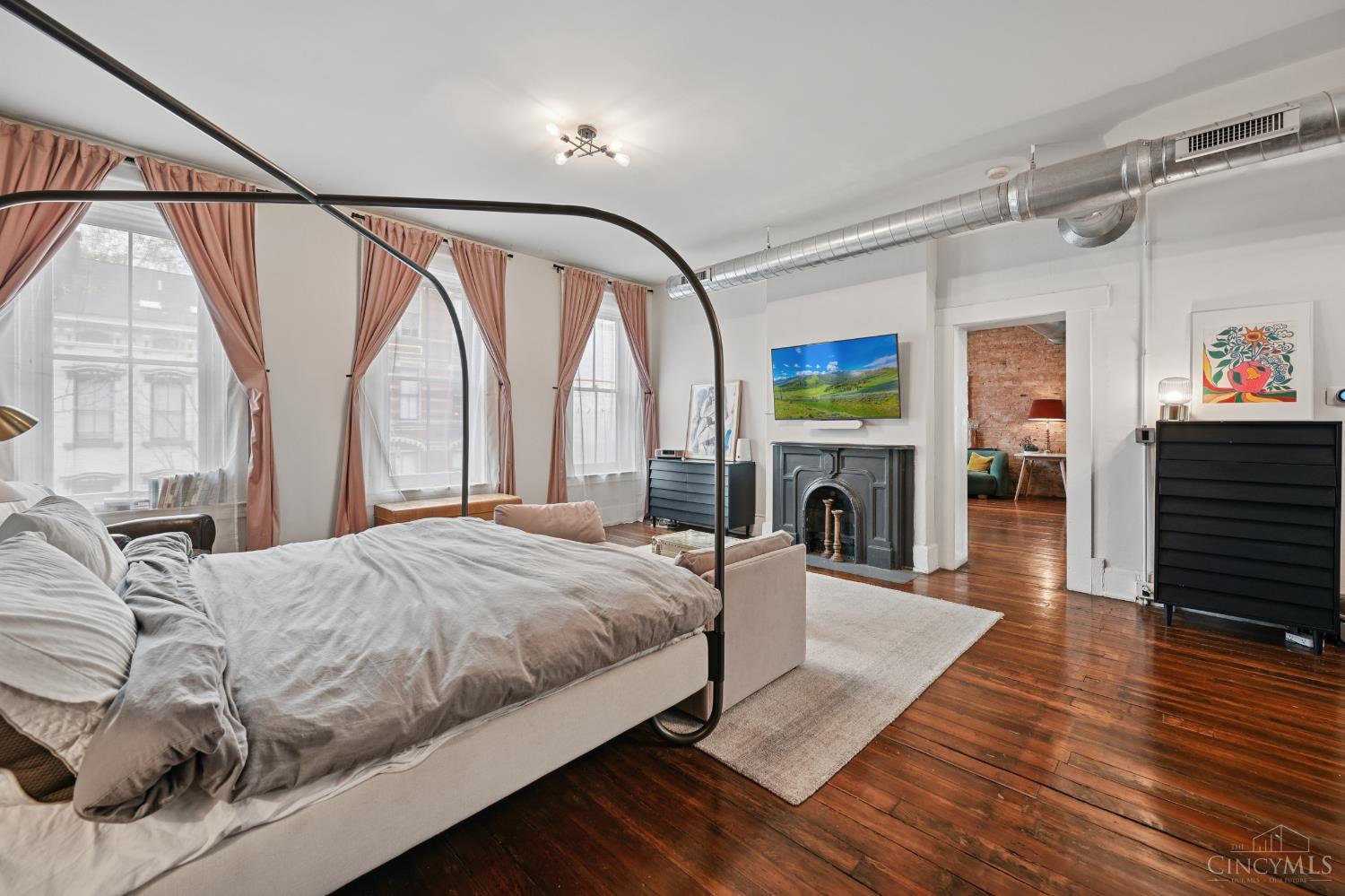 1420 Main Street 3E