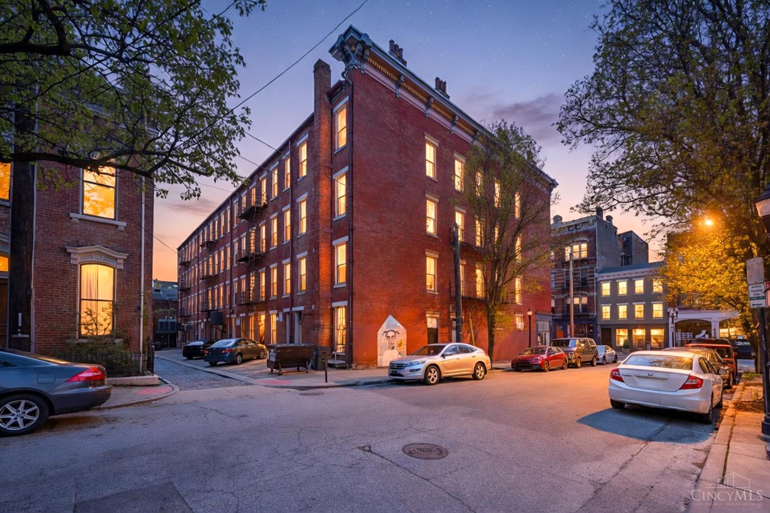 1420 Main Street 3E