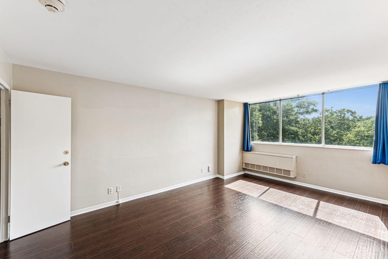 2324 Madison Road 408